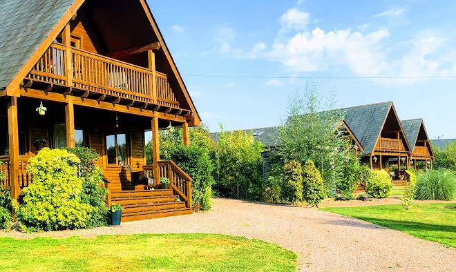 Oasis lodges