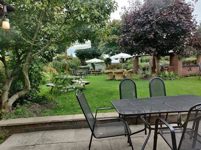 The three horseshoes inn