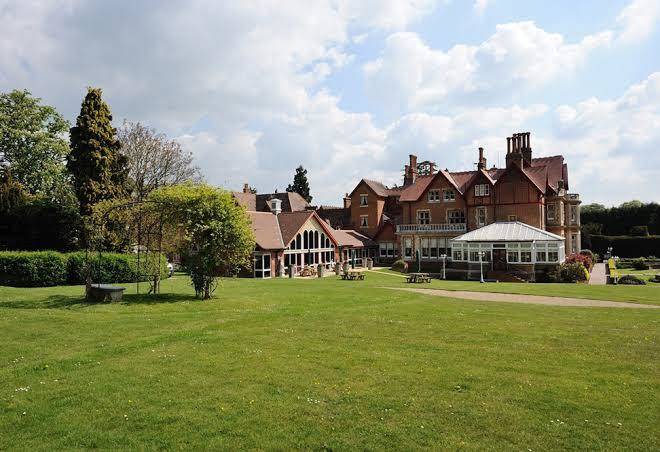 Pendley manor hotel
