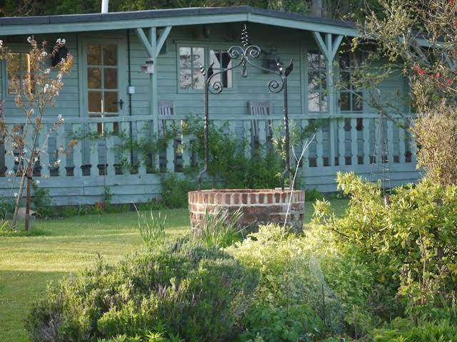 The lodge on the marsh