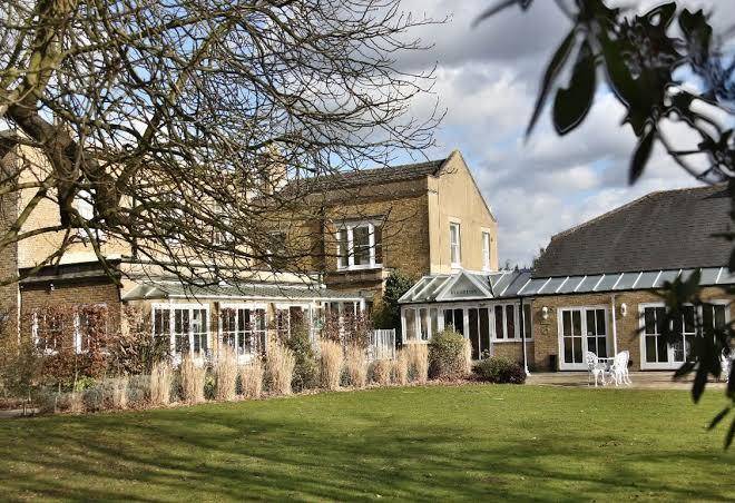 Hadlow manor hotel