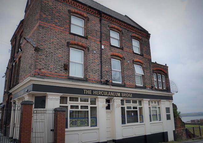 Herculaneum Bridge Hotel & Pub Image
