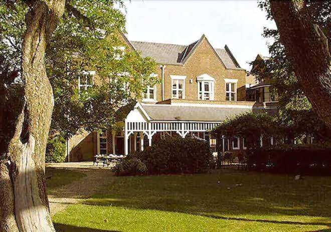Coulsdon Manor Hotel Image