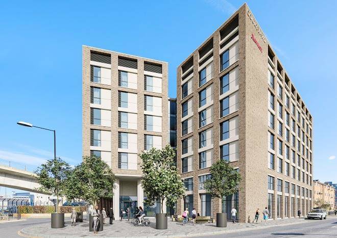 Courtyard By Marriott London City Airport Image