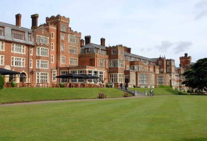 De vere selsdon estate