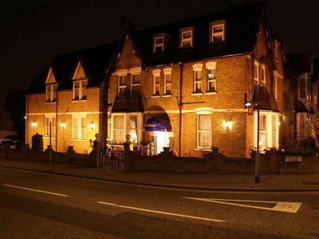 Kirkdale hotel