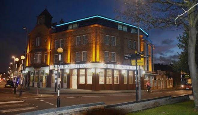 Lion & key hotel