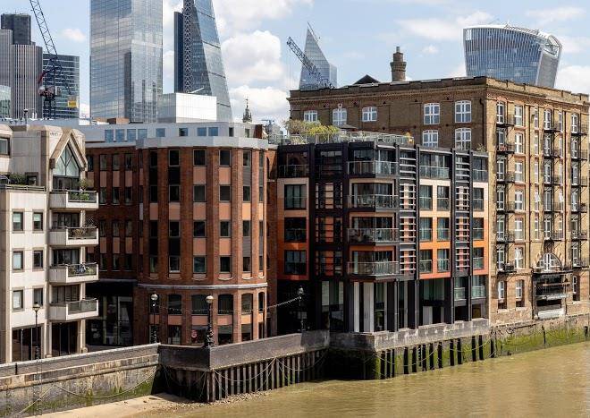 Locke at broken wharf millennium bridge