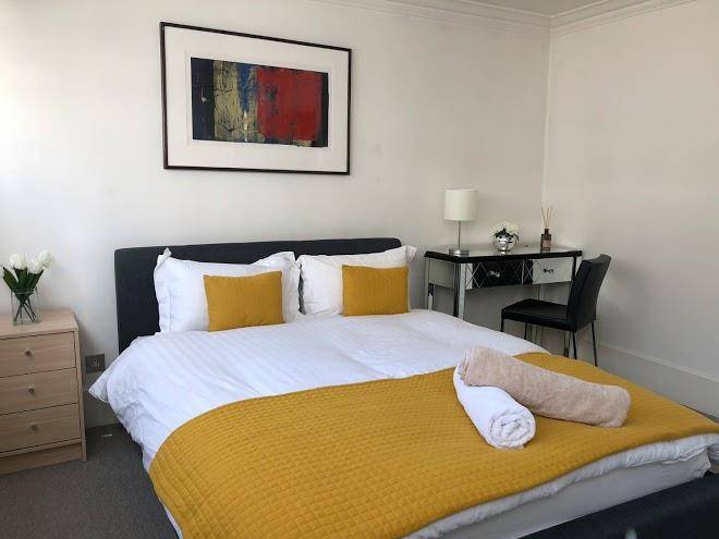 Luxury stay bond street