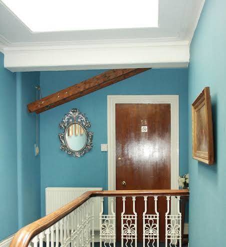 Merlyn court hotel