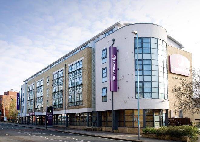 Premier inn london kew bridge hotel