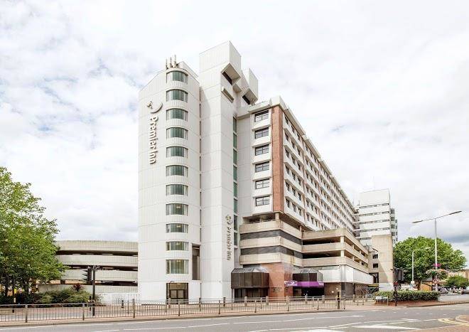 Premier inn london kingston upon thames hotel