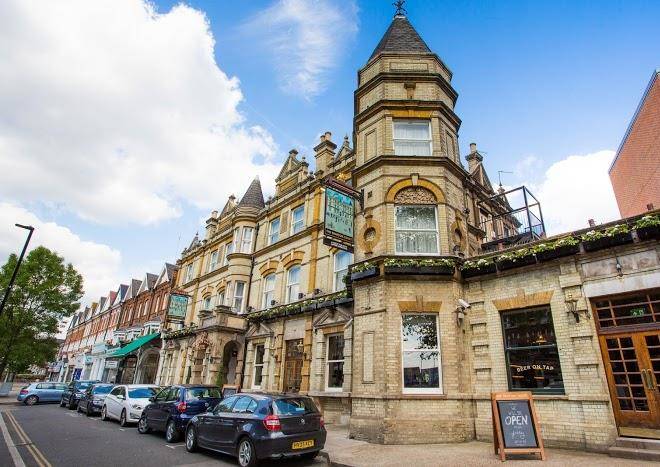 The drayton court hotel ealing