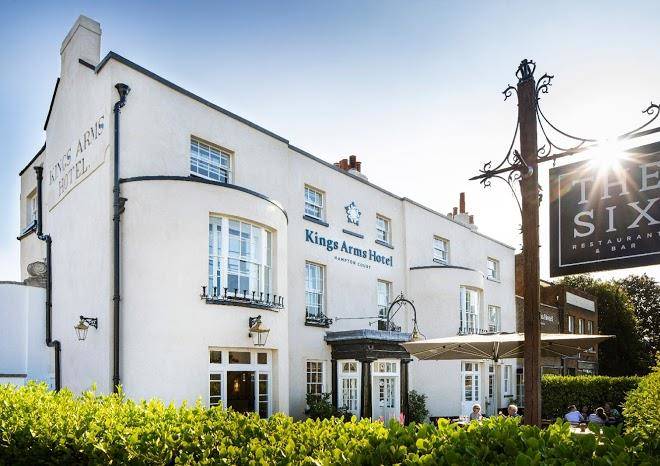 The kings arms hotel hampton court