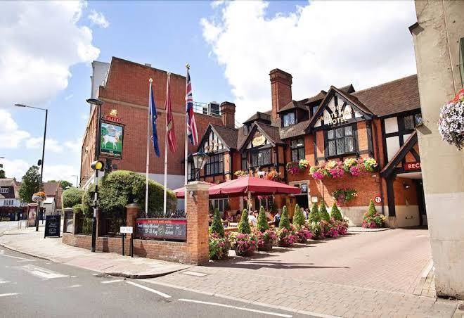 The white hart hotel hampton wick