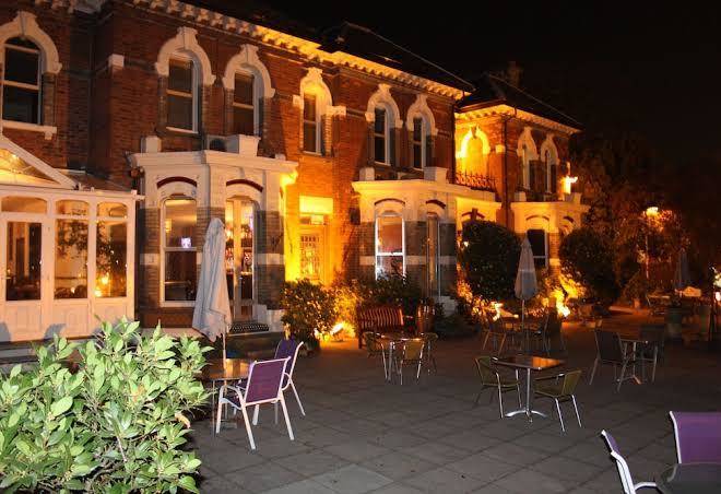 Leaside hotel
