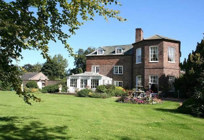 Walcot hall estate