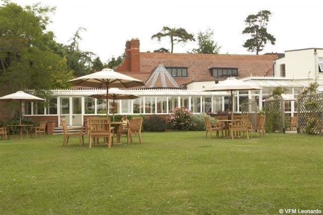 Redwood hotel & country club