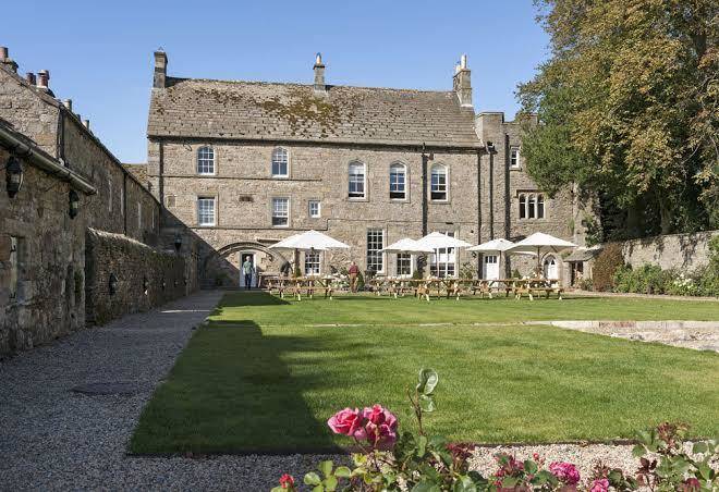 Lord crewe arms hotel