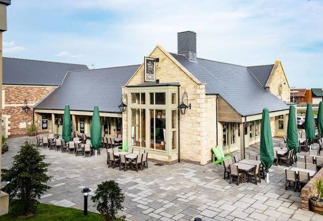 The hog's head inn