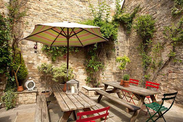 The highway inn burford