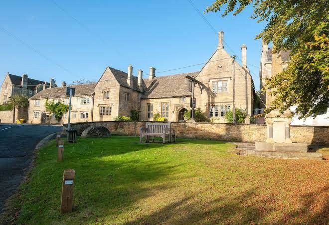 The Shaven Crown Hotel Image