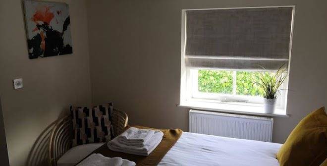 Stylish Living Reading Town Image