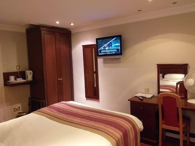 Consort hotel