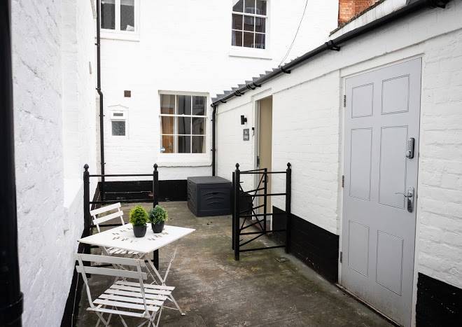 Suite On The High Street Image