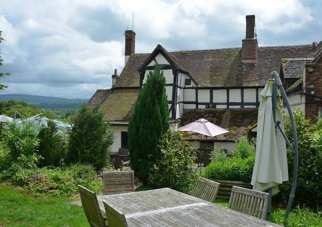 The Crown Country Inn Image