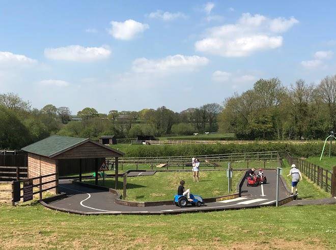 Hunters Lodge Inn Image