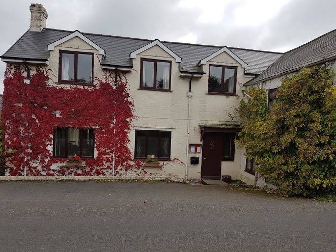 The old red lion