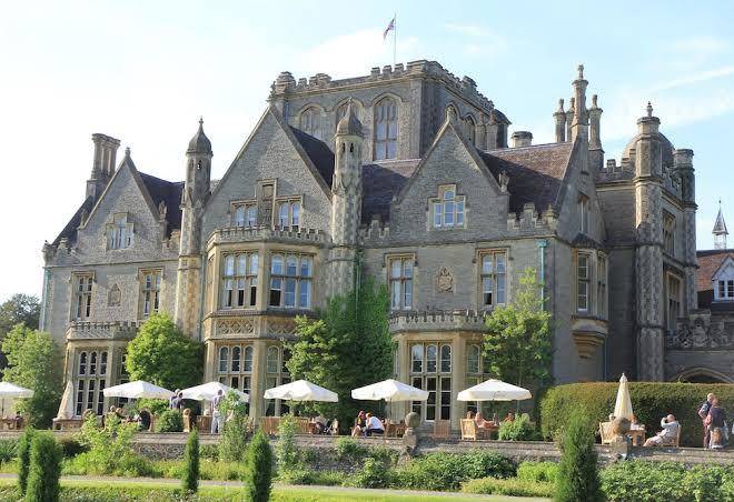 De vere tortworth court