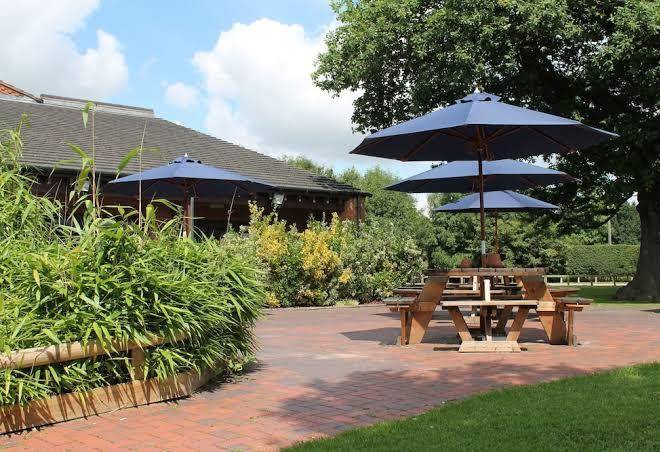 Oak farm hotel