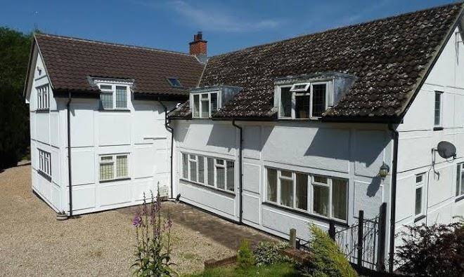 Wroughton lodge bed and breakfast