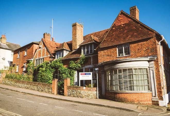 Jade royal swan quarter