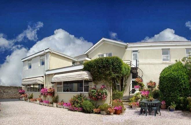 Hotel De La Mer Image