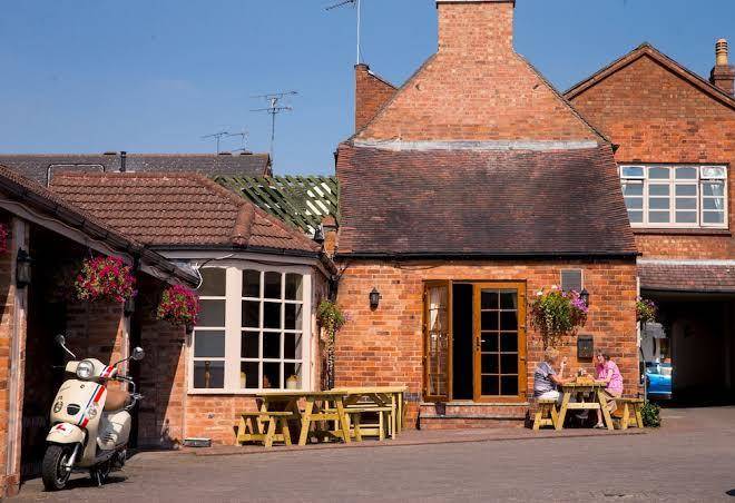 Fourpenny shop hotel & restaurant
