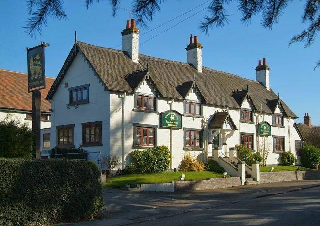 Golden lion hotel & restaurant easenhall