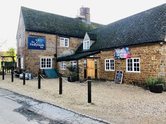 The hollybush inn