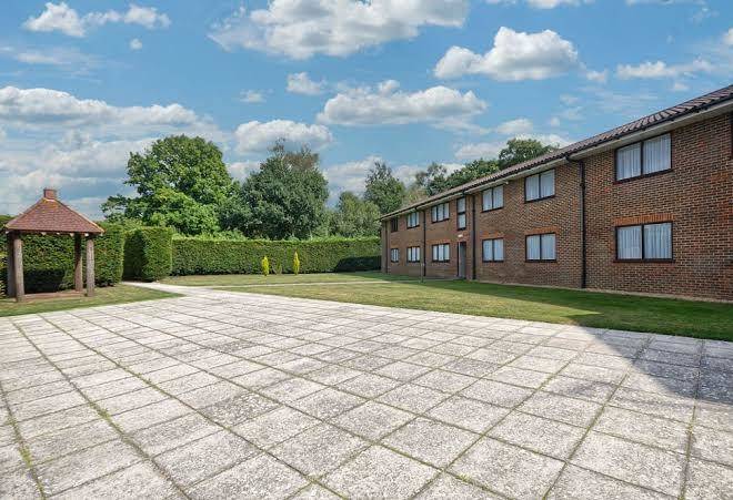 Holiday inn london gatwick worth
