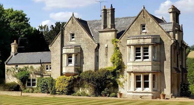 Burcombe manor