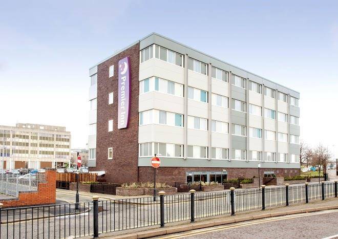 Premier inn birkenhead town centre hotel