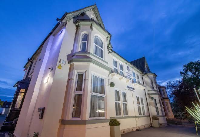 A park view hotel & hamiltons restaurant