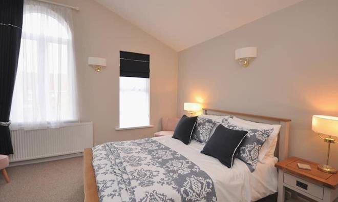 Sixteen b bed and breakfast