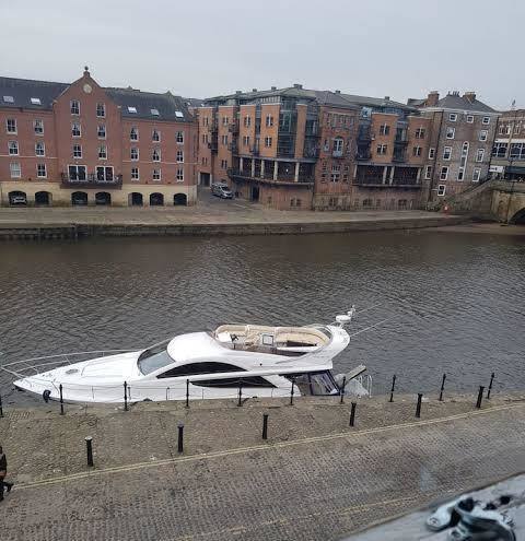 Lil's On The Waterfront Image