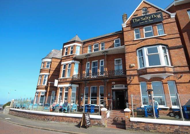 The salty dog hotel & bistro