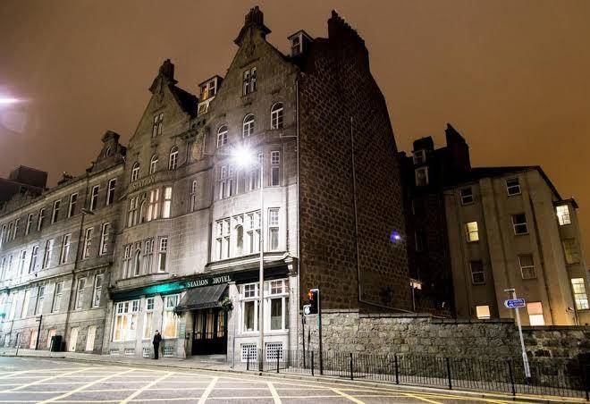 Station hotel