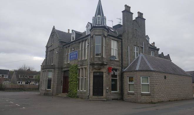 Station hotel