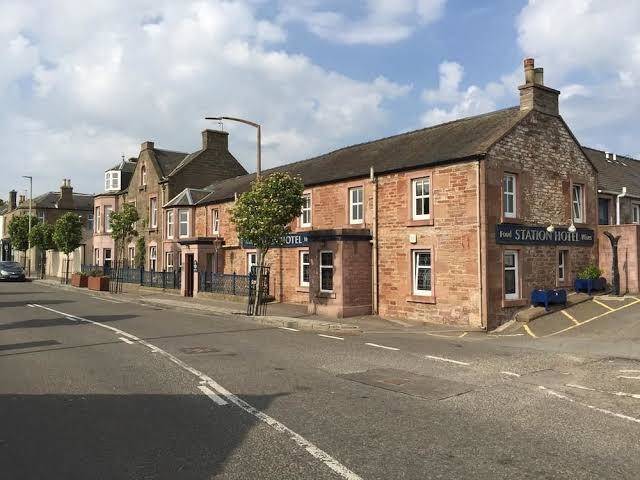 Station hotel